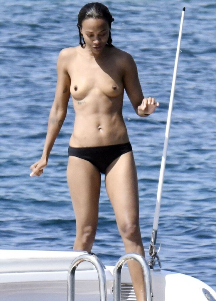 Zoe Saldana topless 