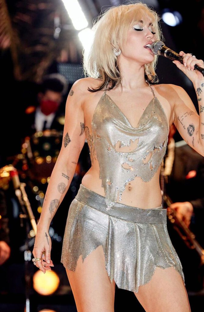 naked Miley Cyrus tits bikinief43